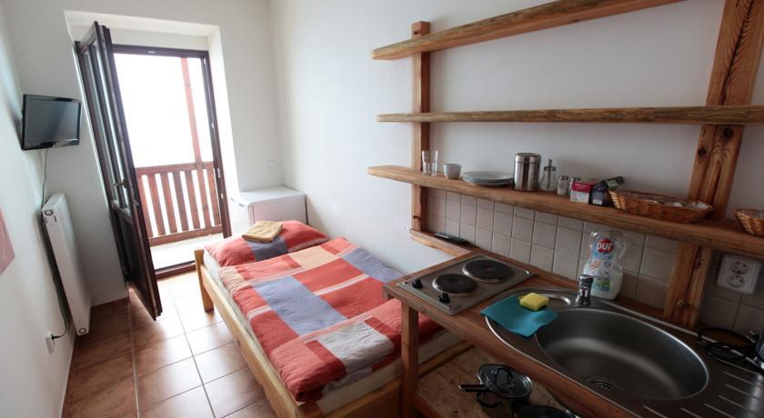 Hostel Singer Pub Ceske Budejovice Rom bilde